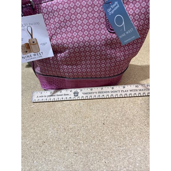 NOS Nine West Mini Tote Bags Purses Set of 2 Pink & Green Organizer Style - Picture 9 of 16